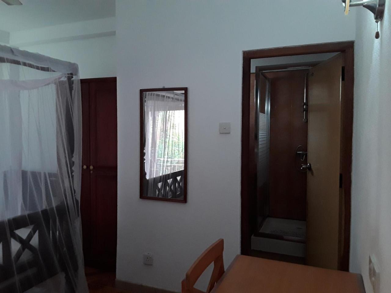 Flamingo Guest House Unawatuna Kültér fotó